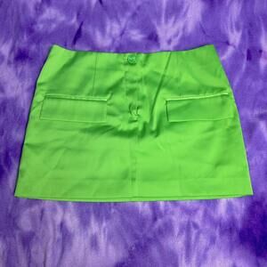 H&M kelly green silky satin mini skirt with 2 faux front pockets